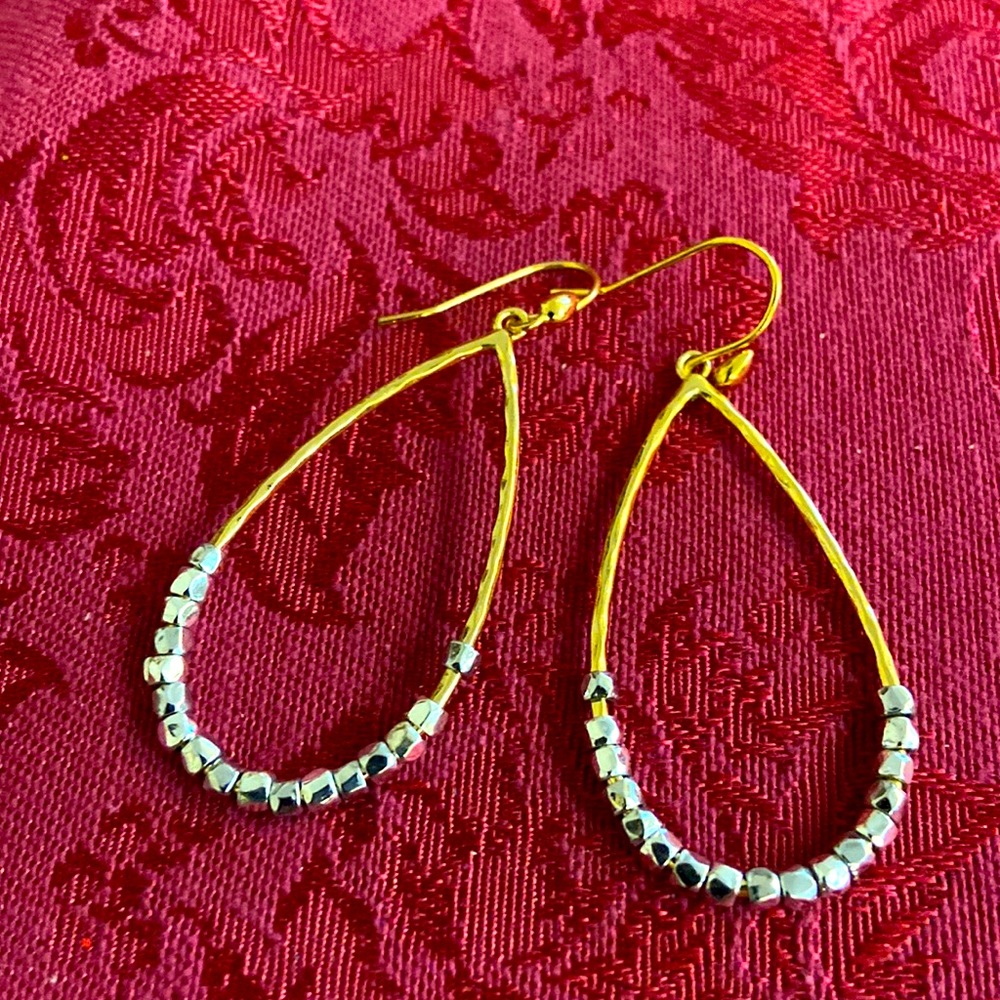 10/$10❤️❤️❤️Brass Hoop Dangling Earrings - Picture 1 of 2